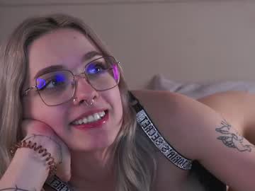girl Exotic Live Cam Girls - Experience The Passion! with elinacherry