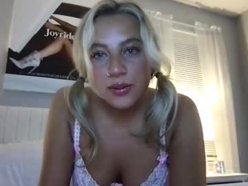 girl
        carinawestbrook cam image #21857