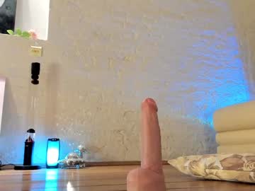 girl
        michi_souffl cam image #2506