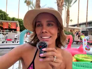 girl
        kyliekissesxoxo cam image #23573