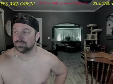 couple
        mrbrewscamfam cam image #7442