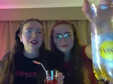 girl
        cheekynightowl cam image #18252