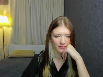 girl
        lina_vi cam image #5254