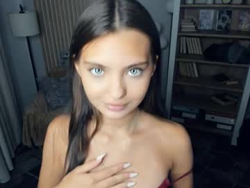 girl
        bunny_nova cam image #17075