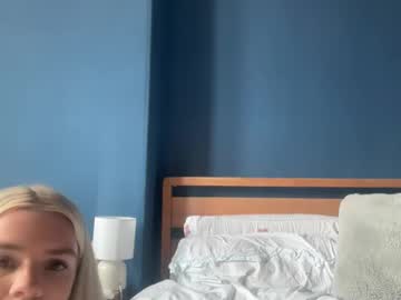 girl
        sabrinamasson cam image #18193