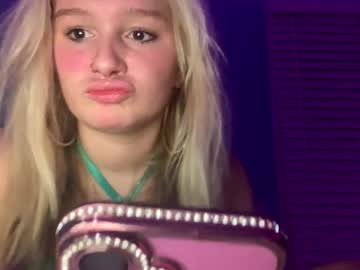 girl
        misspaytonx cam image #4565