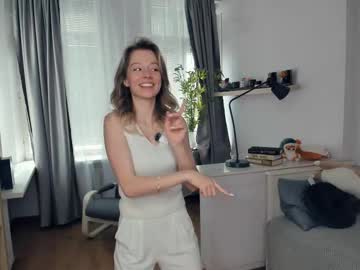 girl
        _summer_wind_ cam image #22548