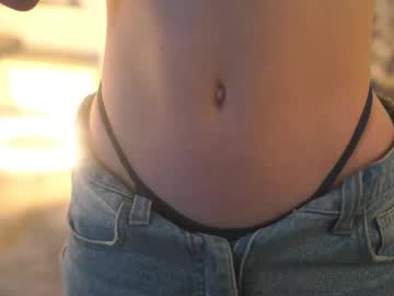 girl
        kyleepassley cam image #21123