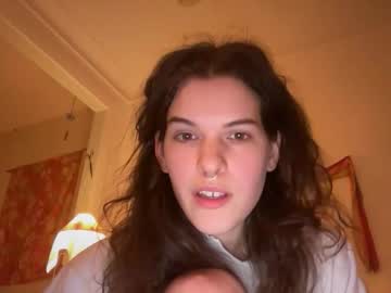 girl
        sky_lounge cam image #23134