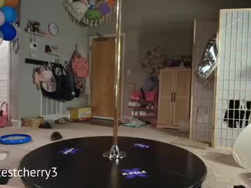 girl
        sweetestcherry3 cam image #13776
