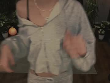 girl
        chloeceline cam image #11061