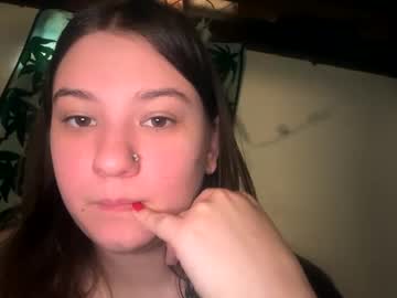 girl
        queenhaven23 cam image #4053