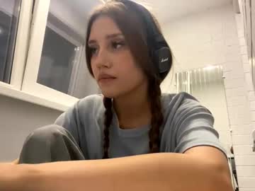 girl
        jamestica cam image #17648