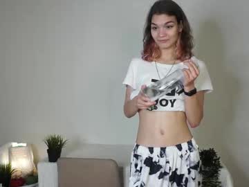 girl
        clementina_fermentina cam image #13112