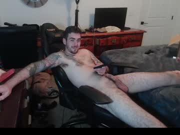 couple
        hungmtnman2256 cam image #22569