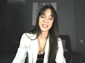 girl
        elli_lourence cam image #10180