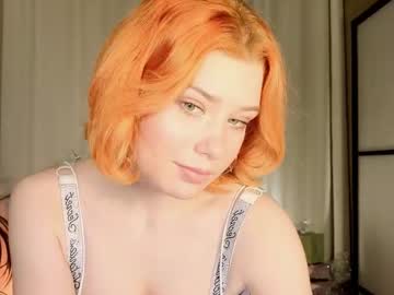 girl
        sophie_sss cam image #5602