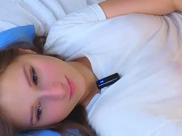 girl
        hanneloregurwell cam image #17235
