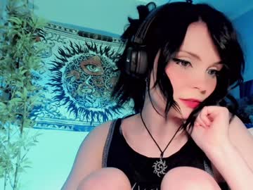 girl
        alaska_chan_ cam image #7875