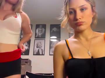couple
        iheartcassie2844 cam image #1342