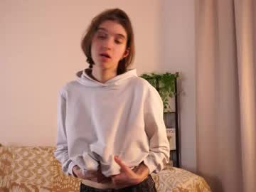 girl
        cinthiakrehbiel cam image #22811