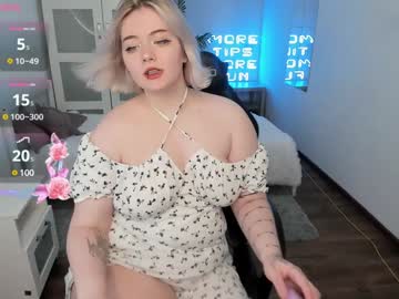 girl
        lovely_leilla cam image #3205